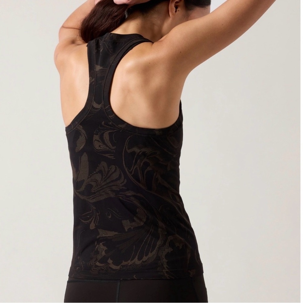 Athleta Momentum Seamless Athletic Racerback Tank top, Black Paisley, M